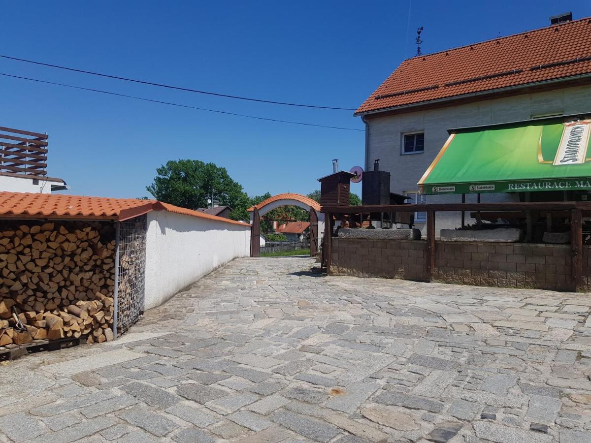 Penzion na statku Březová Brezova  Exterior foto